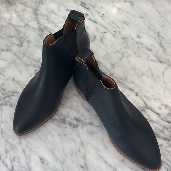 Women's Nisolo Eva Everyday Chelsea Boots in Black, Size 7.5-NWOB! - Picture 8 of 8